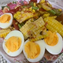 ตำข้าวโพด-ไข่เค็ม