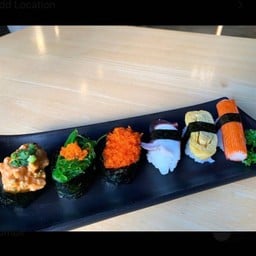 ชุดซูชิและโรลสาหร่าย