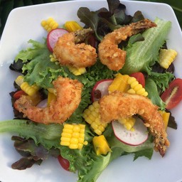 สลัดกุ้งทอด