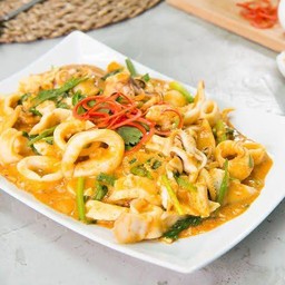 หมึกผัดไข่เค็ม