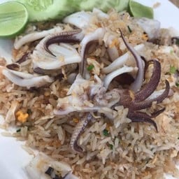 ข้าวผัดหมึก