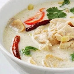 ต้มข่าไก่