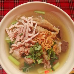 ก๋วยจั๊บญวน กระดูกอ่อน ขาไก่