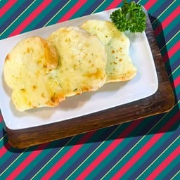 ขนมปังกระเทียมอบชีส