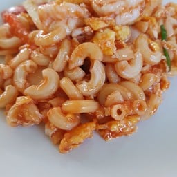 ผัดมักโรนีกุ้ง