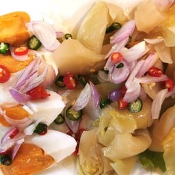 ยำเกี๊ยมฉ่ายไข่เค็ม