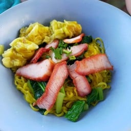 บะหมี่เกี๊ยวหมูแดง