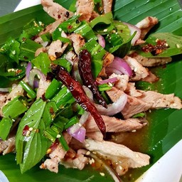 หมูน้ำตก