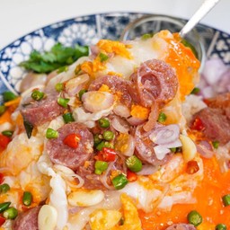 ข้าวแหนมขยี้ไข่