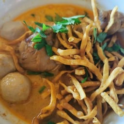 ข้าวซอยหมูยอ