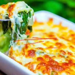 ผักโขมอบชีส