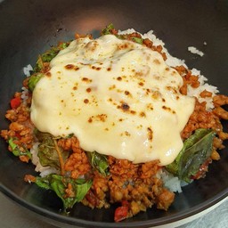 ข้าวกะเพราหมูสับดับเบิ้ลชีส (Doub Cheese Chili Brasil Rice)