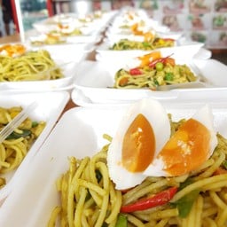 สปาเก็ตตี้ผัดเขียวหวานไข่เค็ม