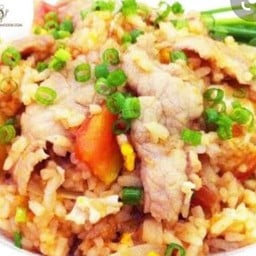 ข้าวผัดหมูหรือไก่