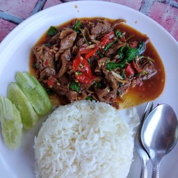 ข้าวกระเพราหมูตุ๋น