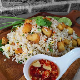 ข้าวผัดปลาทอด