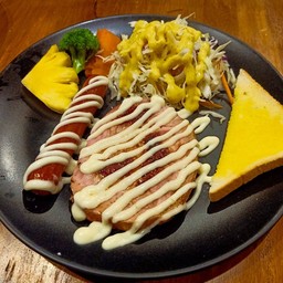 สเต็กแฮม + ไส้กรอก