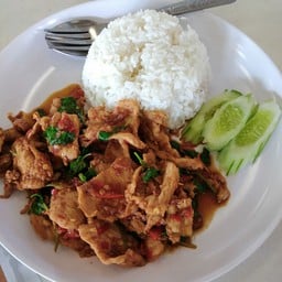 ข้าวกระเพราหมูชิ้น