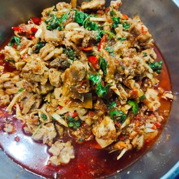 ผัดเผ็ดไก่บ้านหน่อไม้ดอง