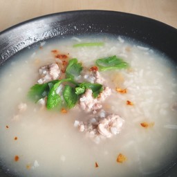 ข้าวต้มหมู + น้ำเก๊กฮวย