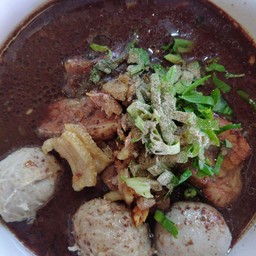 เกาเหลาเนื้อตุ๋นลูกชิ้น