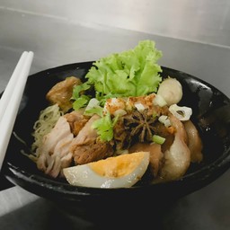 ก๋วยจั๊บขาหมู