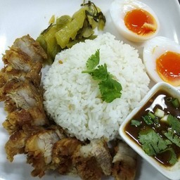 ข้าวหมูกรอบ  จิ้มแจ่ว + ไข่ยางมะตูม