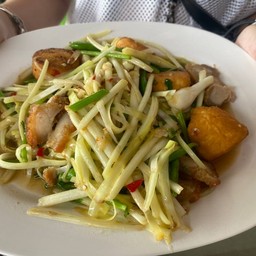 กุ่ยช่ายขาวผัดเต้าหู้ (หมูกรอบ,ปลาเค็ม,หมูสับ)