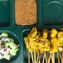 หมูสะเต๊ะชุดใหญ่