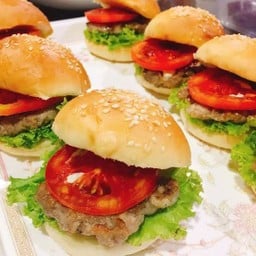 Bread Me Cafe(เบอร์เกอร์)