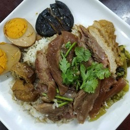 ข้าวขาหมู (เนื้อหนัง) พิเศษ