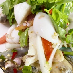 ยำรวมมิตรทะเล  Yum rummith thalae