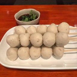 ลูกชิ้นหมูทอด