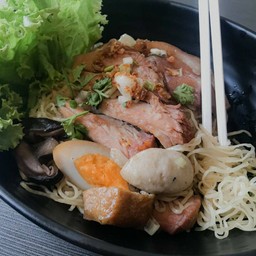 บะหมี่ขาหมูเนื้อหนัง (ธรรมดา)