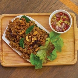 ยำปลาช่อนฟู