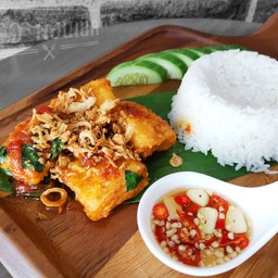 ข้าวราดปลาสามรส