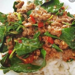 ข้าวกระเพราเนื้อ