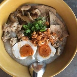 โจ๊กรวมมิตรไข่เค็ม