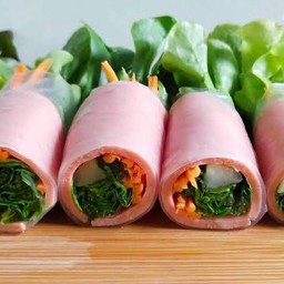 ขนมกินเล่นกรุบกรุบ