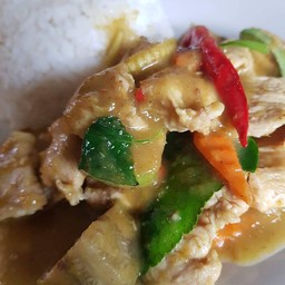 ข้าวเขียวหวานผัดแห้ง