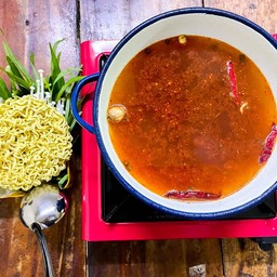 ซุปหม่าล่า(ลูกค้าต้องปรุงเอง)