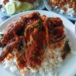 ผัดพริกแกง