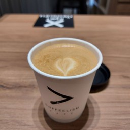 Coffeelism  ตลาดรวมทรัพย์ อโศก