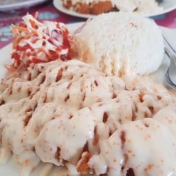 ข้าวราดไก่กรอบซอสไข่กุ้ง