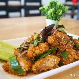 ลาบไก่ทอดสมุนไพร