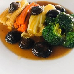 ผัดผักสี่สหาย