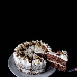 SIGNATURE Fox Tales Carrot Cake