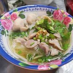 ก๋วยเตี๋ยวหมูน้ำใส