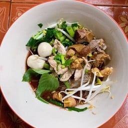 เจได ก๋วยเตี๋ยวน้ำตก หมูตุ๋น