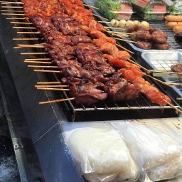 เมย์ หมูปิ้งนมสด